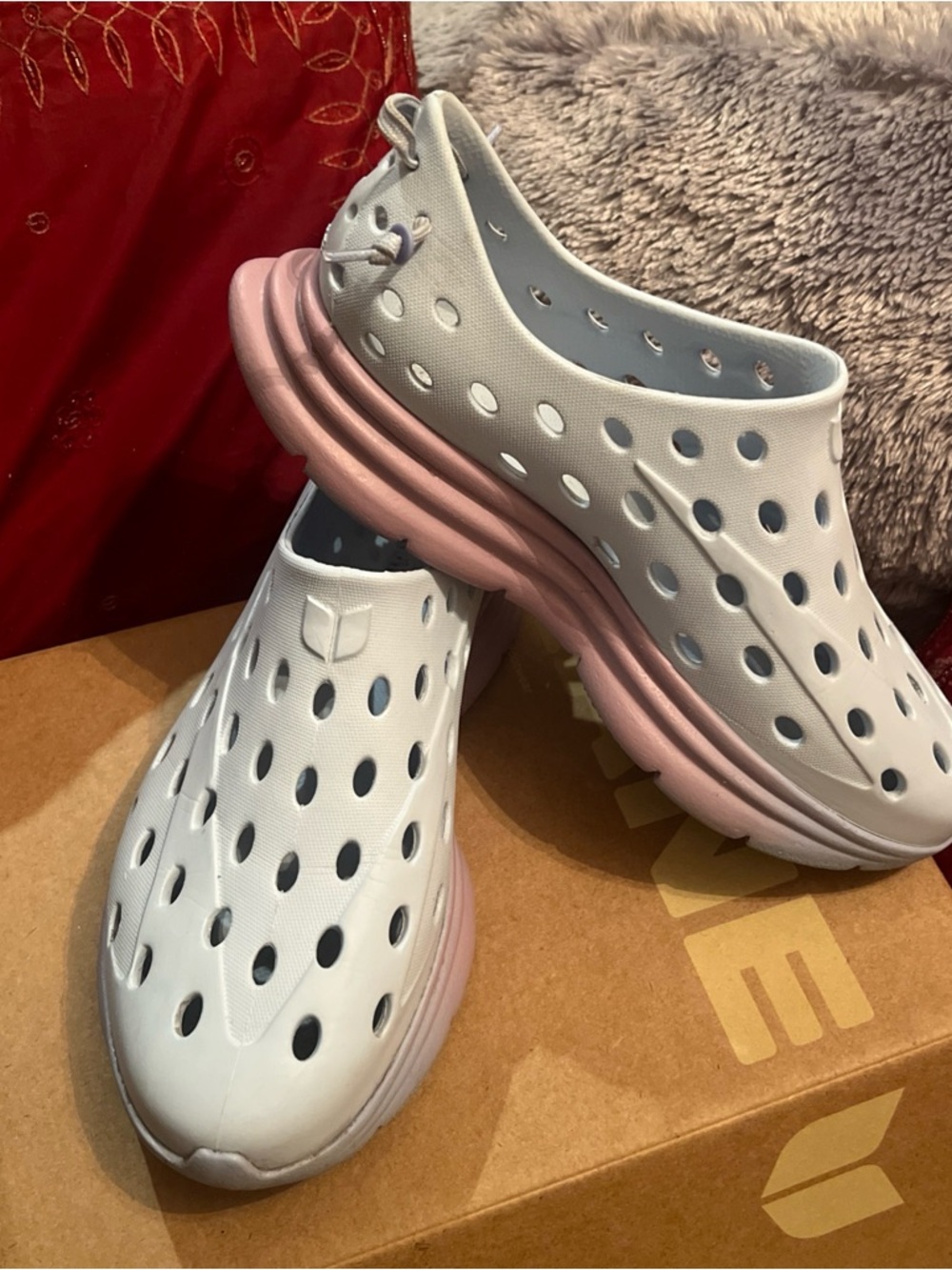 Women’s Light Gray Mules with Pink Sole